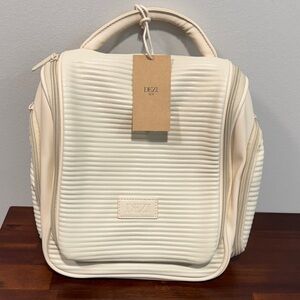 NWT DEZI Cream Ribbed Hanging Cosmetic Bag